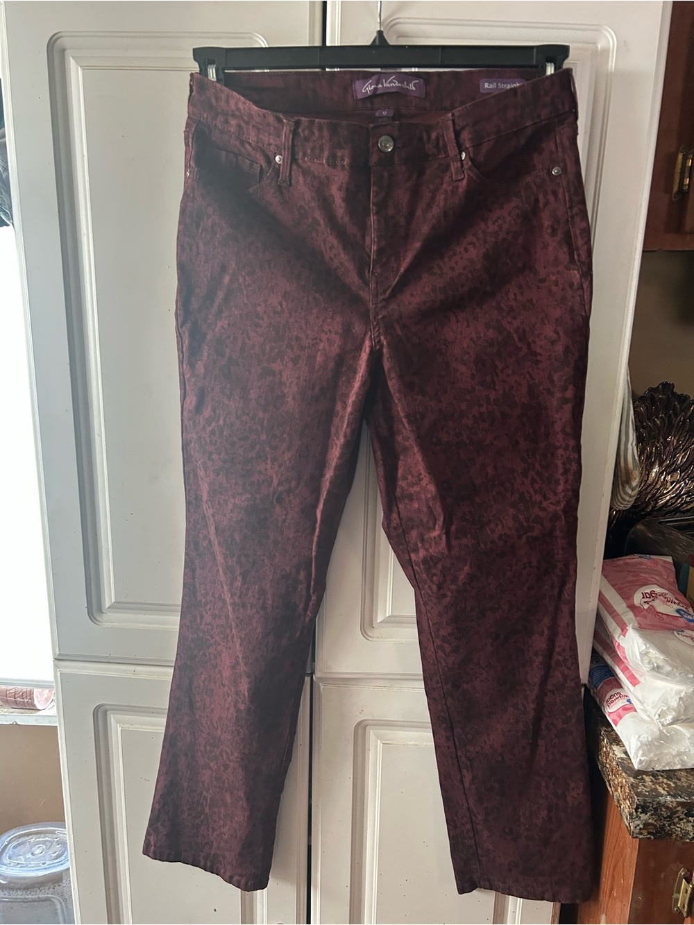 Gloria Vanderbilt Women’s Rail Straight Jeans Burgundy Size 12